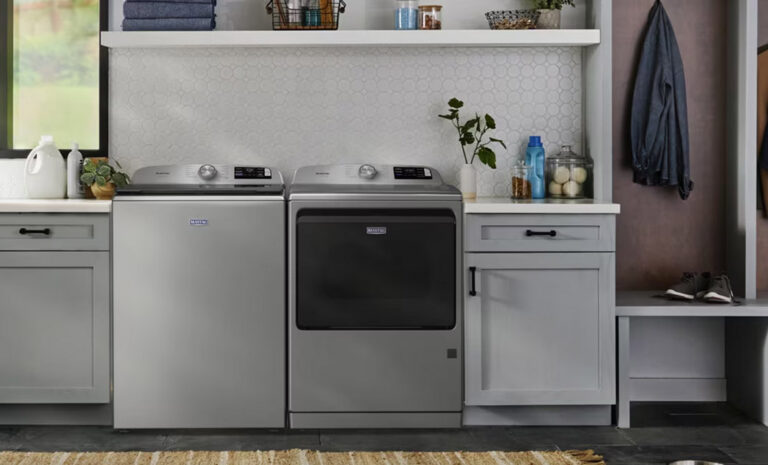 kicthen appliances in the kitchen
